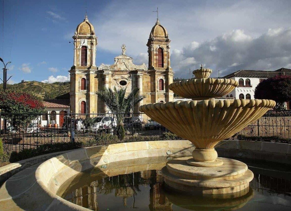 Camila-&-Matt-plaza-principal